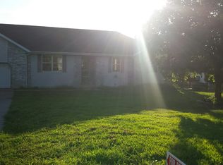 233 Rolling Hills Rd, Clever, MO 65631