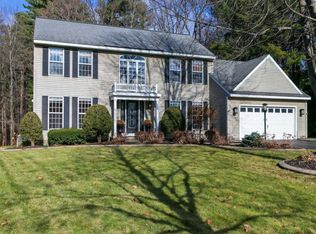 1083 Valerie Dr, Niskayuna, NY 12309