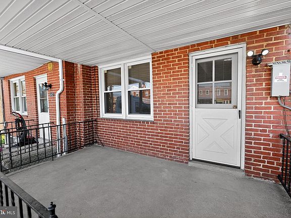 3rd image of 3425 Dunran Rd
