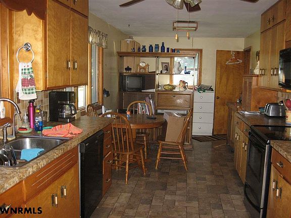 5th image of 2513 Hilltop Dr