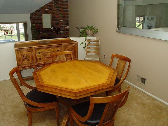 3rd image of 200 Driscoll Ct