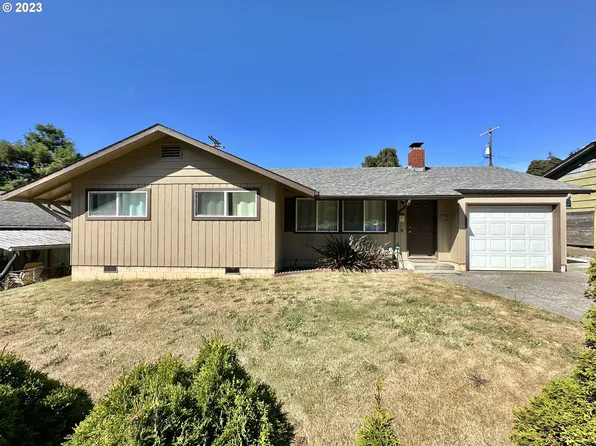 1790 Ocean Blvd SE, Coos Bay, OR 97420