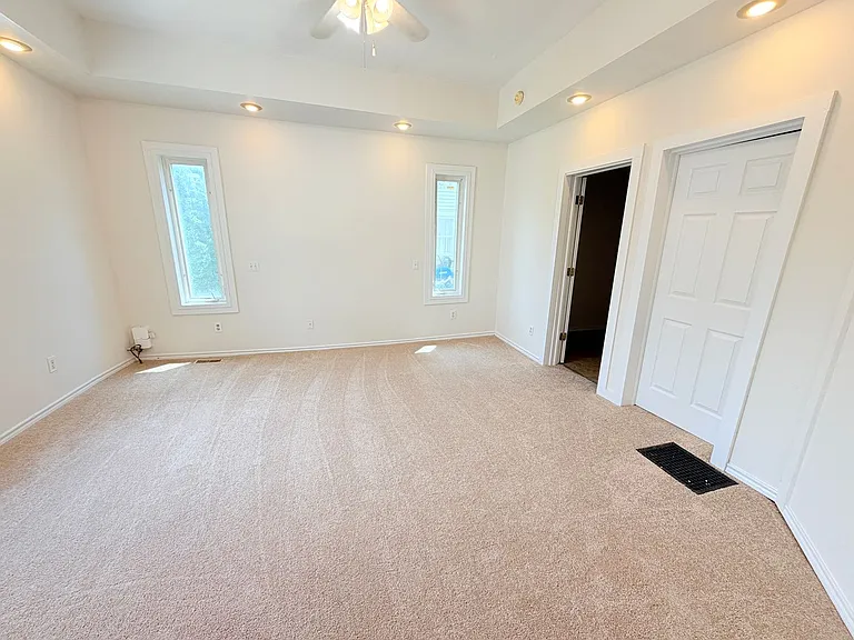525 S West St — Photo 14