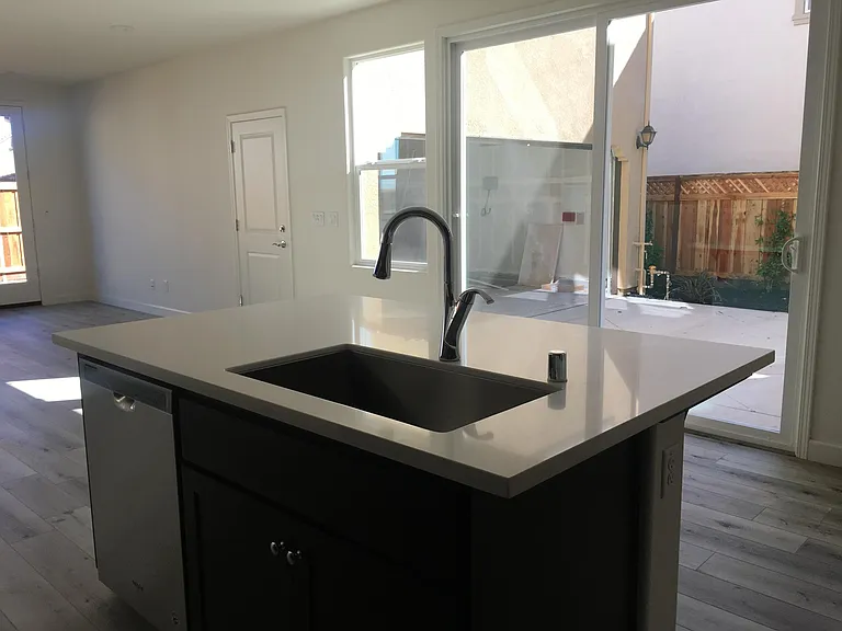 950 S Sophia St — Photo 12