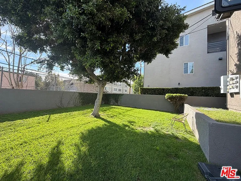 1210 W 39th St #5 — Photo 14