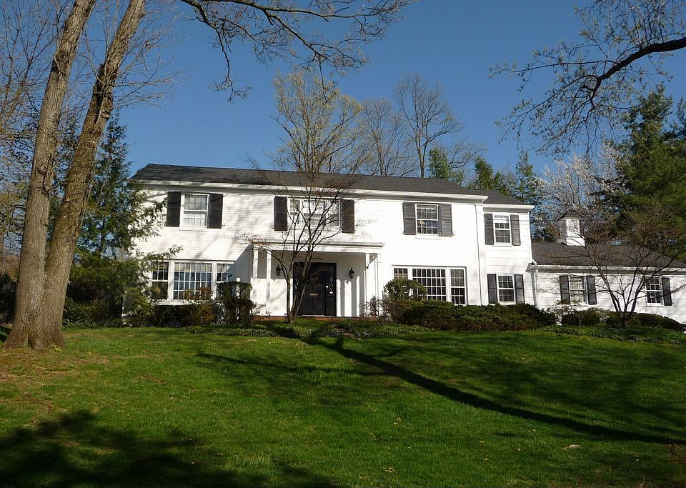 1st image of 25 Far Brook Dr
