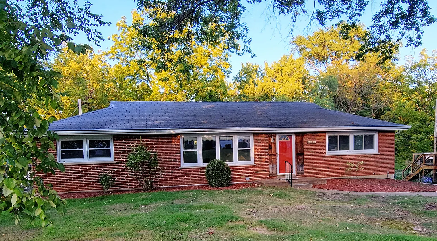 8606 Del Vista Dr photo 1