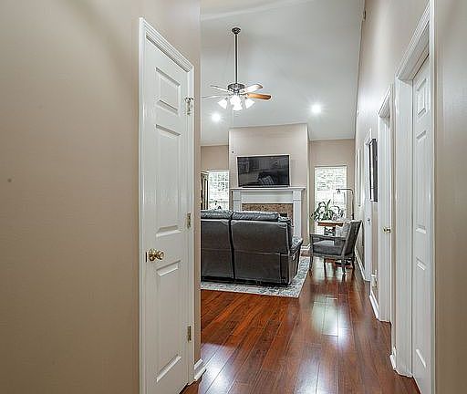 3rd image of 6272 Jacq Ct