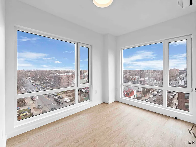335 Linden Blvd #4D — Photo 1