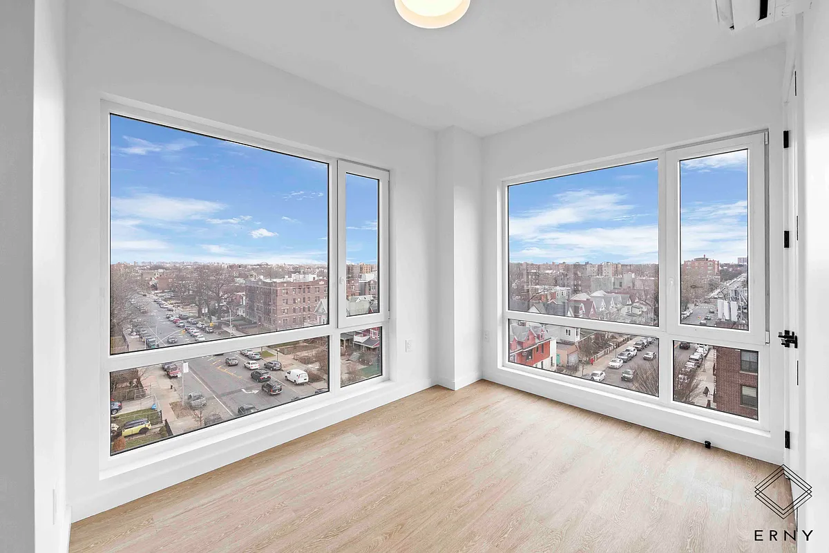335 Linden Boulevard 4D