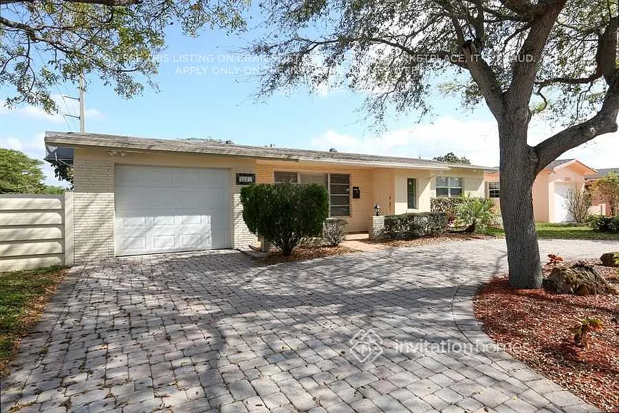 5521 Van Buren St Hollywood, FL 33021 — Photo 2