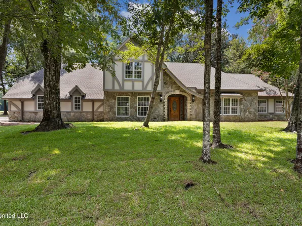 13505 Pine Rd, Ocean Springs, MS 39564