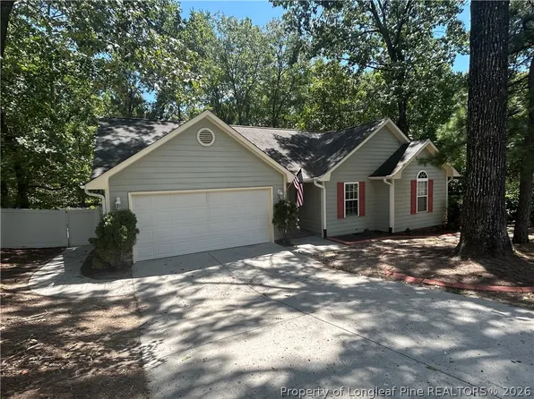 107 Jefferson Dr, Raeford, NC 28376