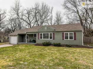 8521 W 86th Ter, Overland Park, KS 66212