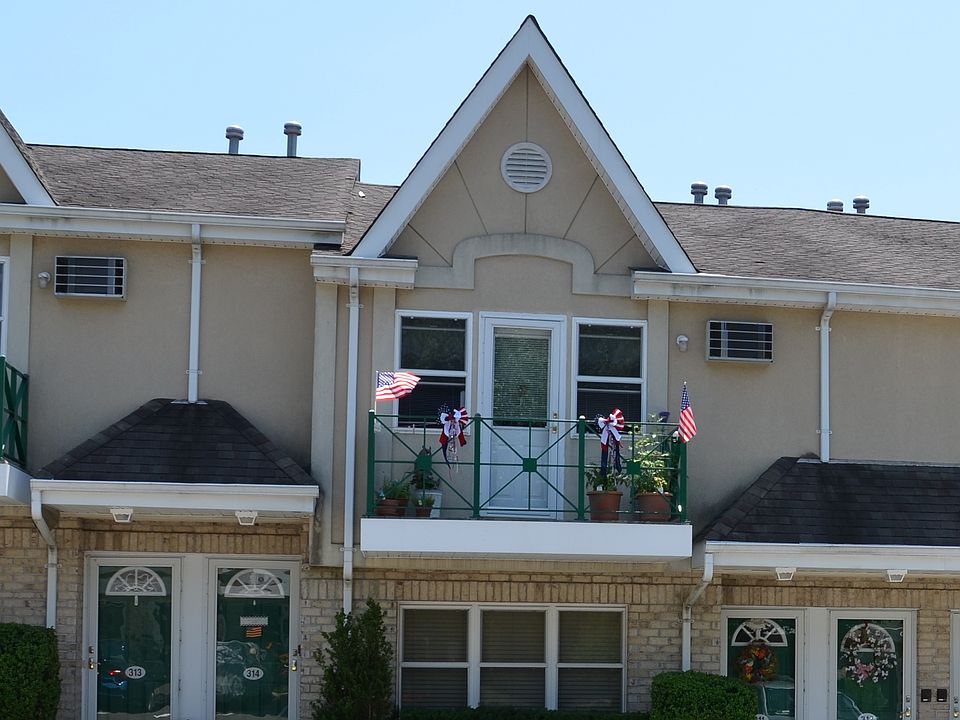 1st image of 311 Cambridge Ct