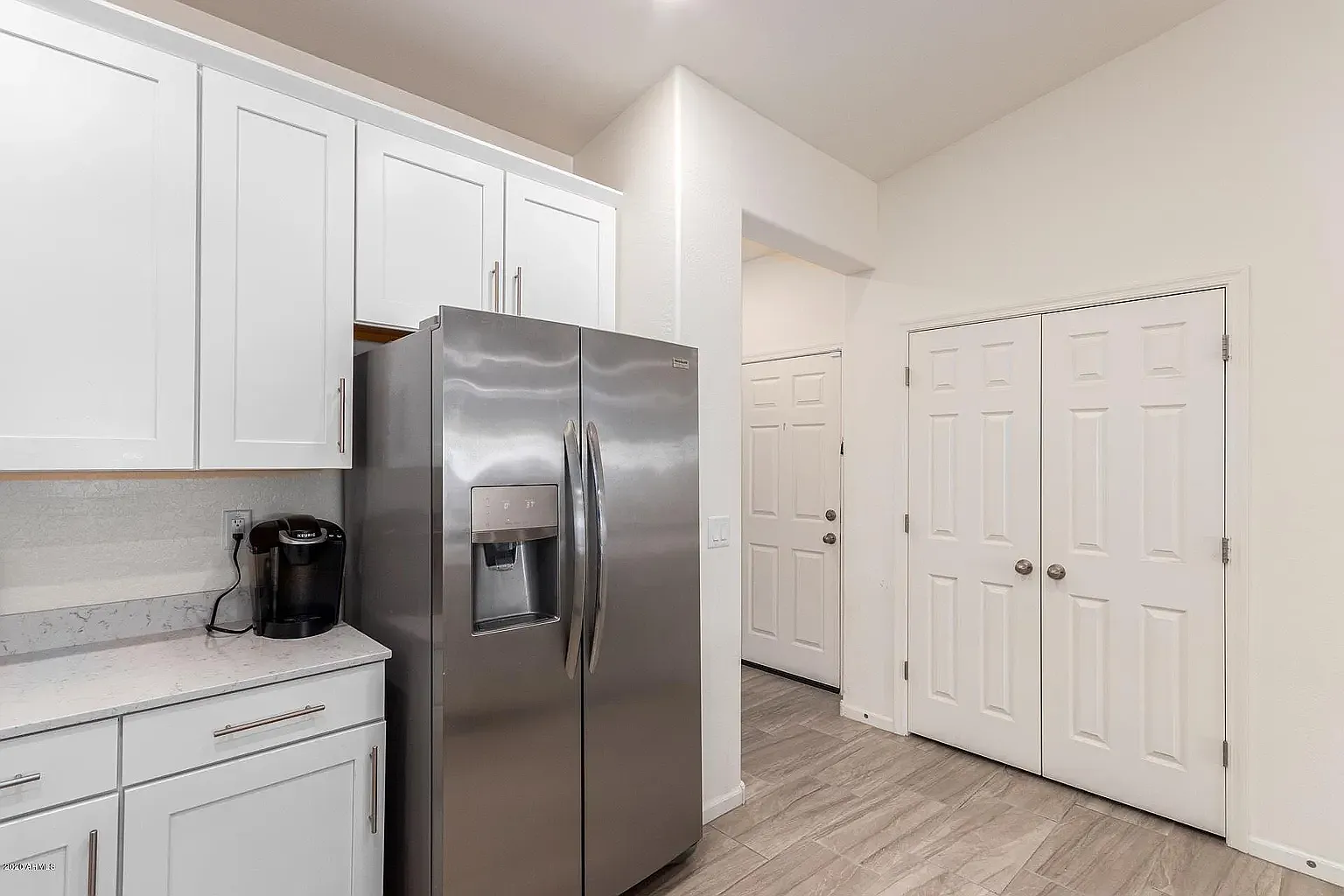 4 bed, 1939 sqft, $2,700 — Photo 1