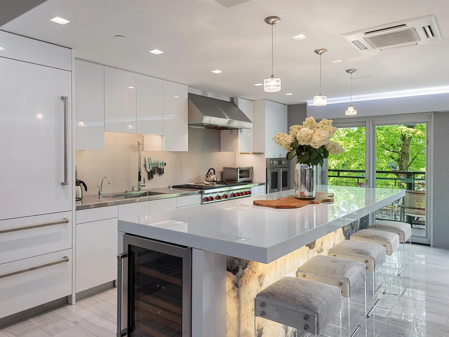 3 bed, 1342 sqft, $55,000 — Photo 1