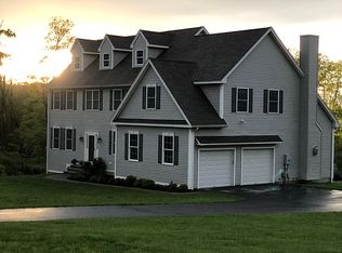 6 Fallen Leaf Ln, Newtown, CT 06470