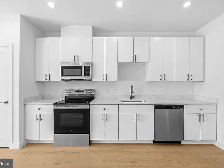 2530 B Elvans Rd SE — Photo 19