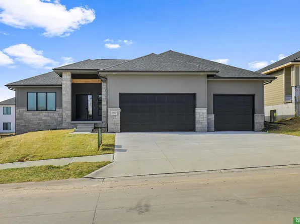 19855 Cottonwood St, Gretna, NE 68028