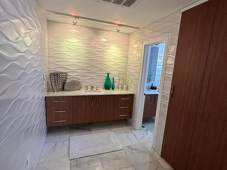 330 Highland Ave — Photo 11