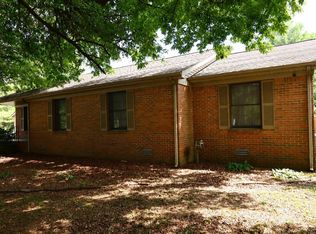 5828 Cairo Rd, Paducah, KY 42001