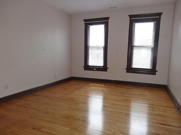4th image of 1819 S Ashland Ave Rear 2