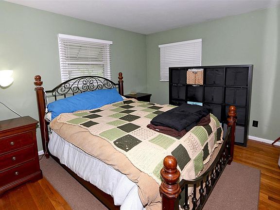 5th image of 1675 Fernbrook Dr