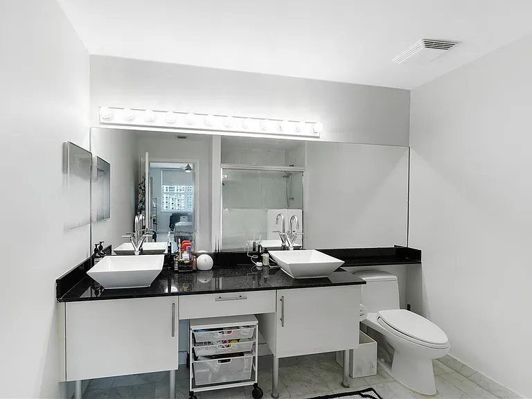 31 SE 5th St #3819 — Photo 14