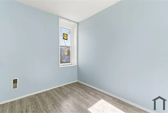 2236 W Firth St — Photo 1