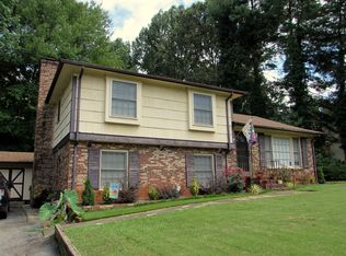 226 Singing Woods Ln, Spartanburg, SC 29301