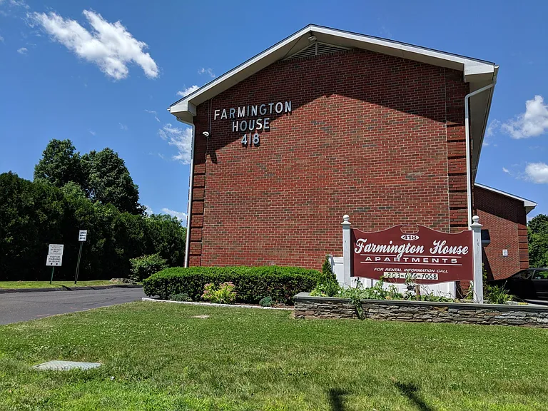 Farmington House Apartments — Photo 12