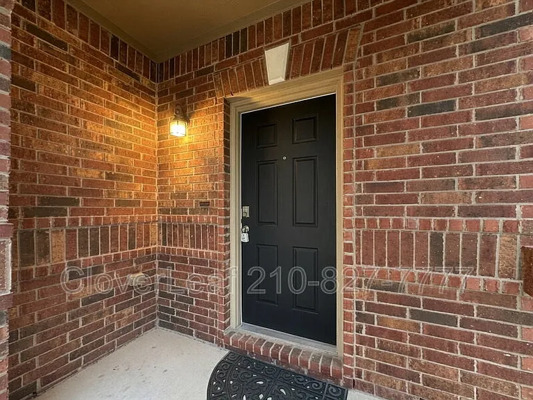 2606 Bluff Xing — Photo 4