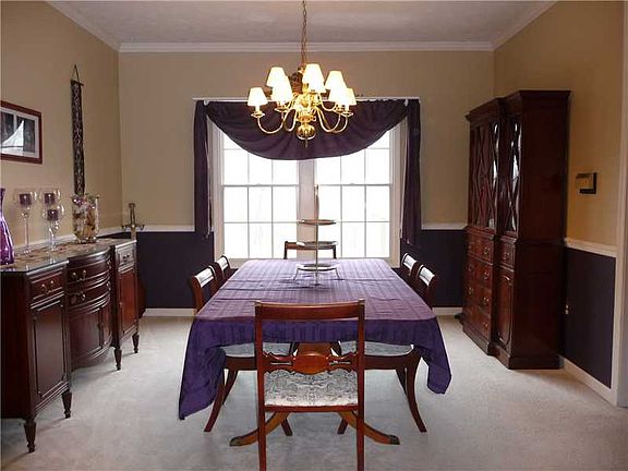 3rd image of 134 Aberdeen Dr
