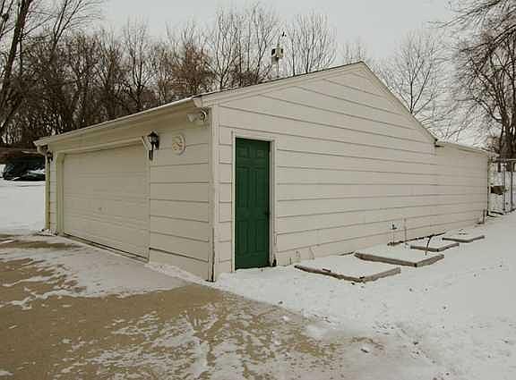 3rd image of 6645 NW 51st St