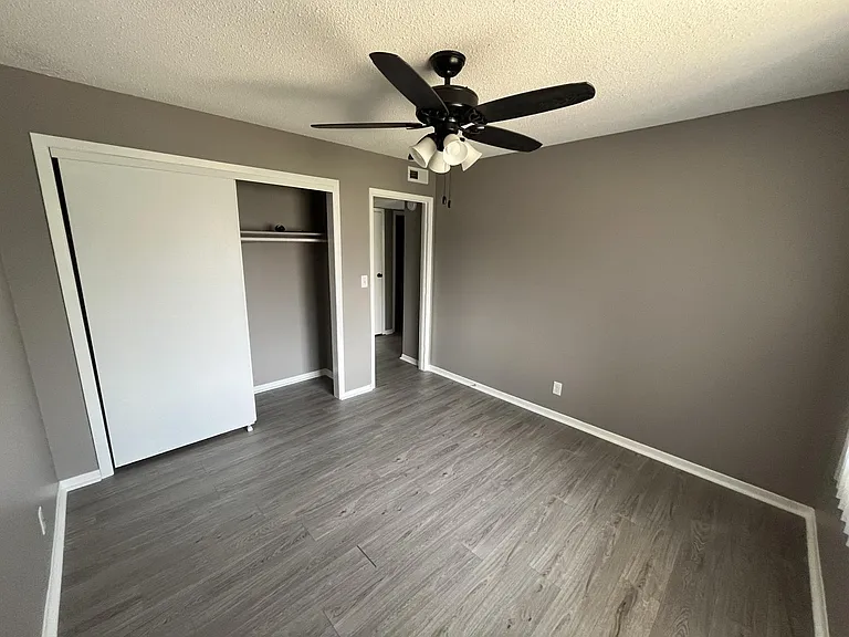 5610 Salt Valley View St #3 — Photo 18