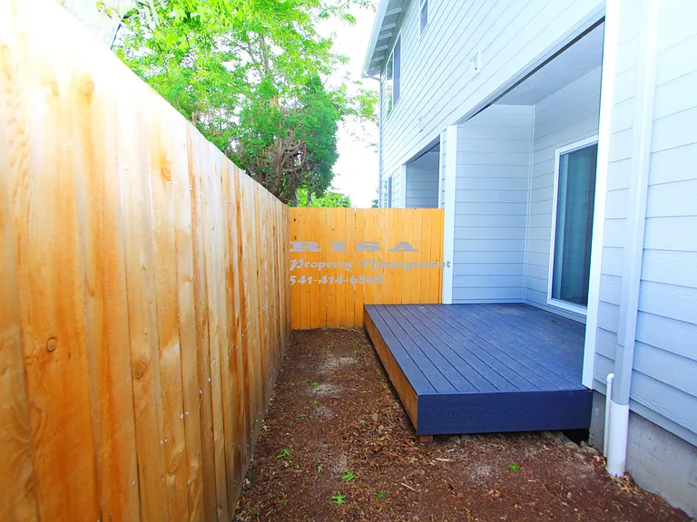 4185 Lancaster Dr NE — Photo 13