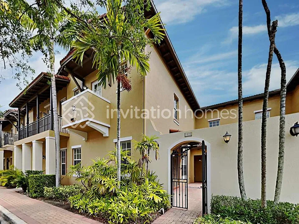 1025 SW 146th Ter