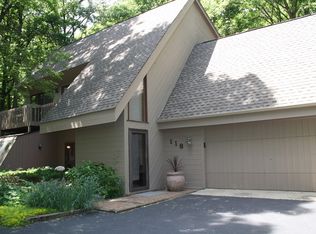 118 Brookbridge Rd, Trout Valley, IL 60013