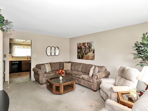 4th image of 161 E Montana Ave