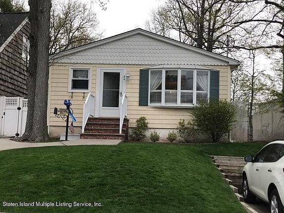 2nd image of 84 Eltingville Blvd