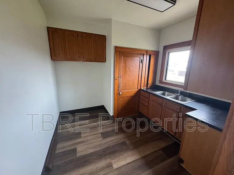 2630 S 4th St #HOUSE — Photo 3