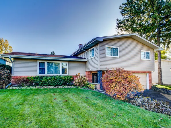 571 Hitchcock Ave, Lisle, IL 60532