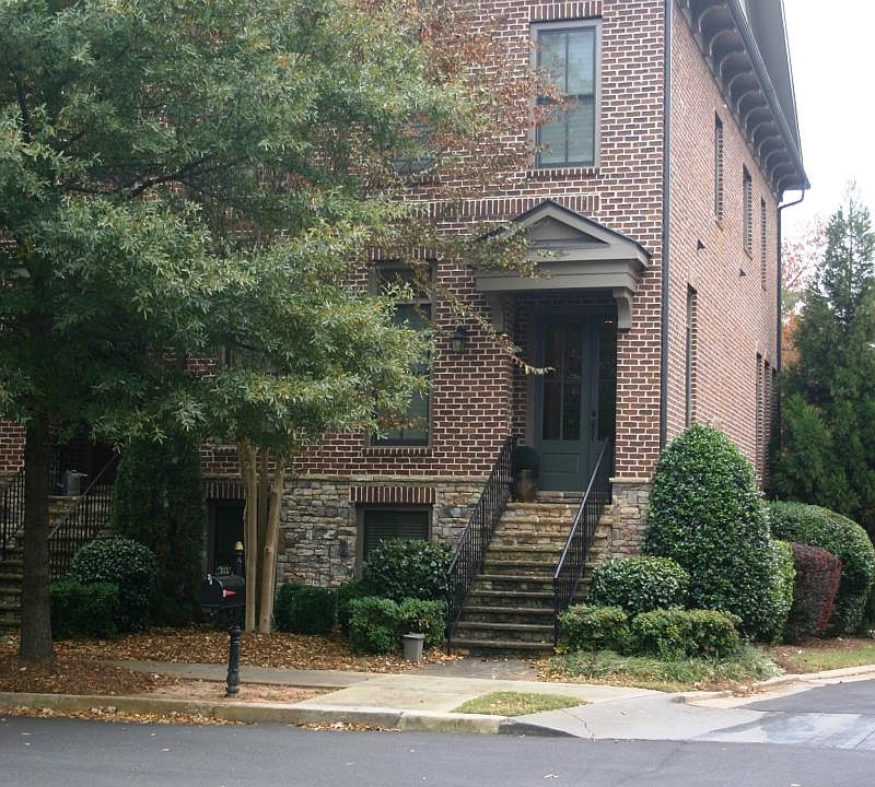 END UNIT TOWNHOME