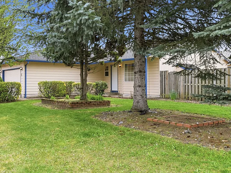 313 S Nectarine St — Photo 3