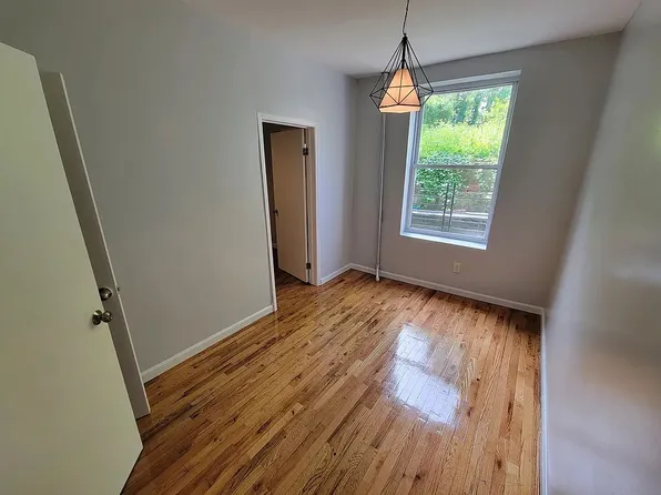 1235 Union Avenue image 10 of 14