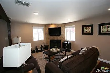 535 Badger Ln — Photo 4