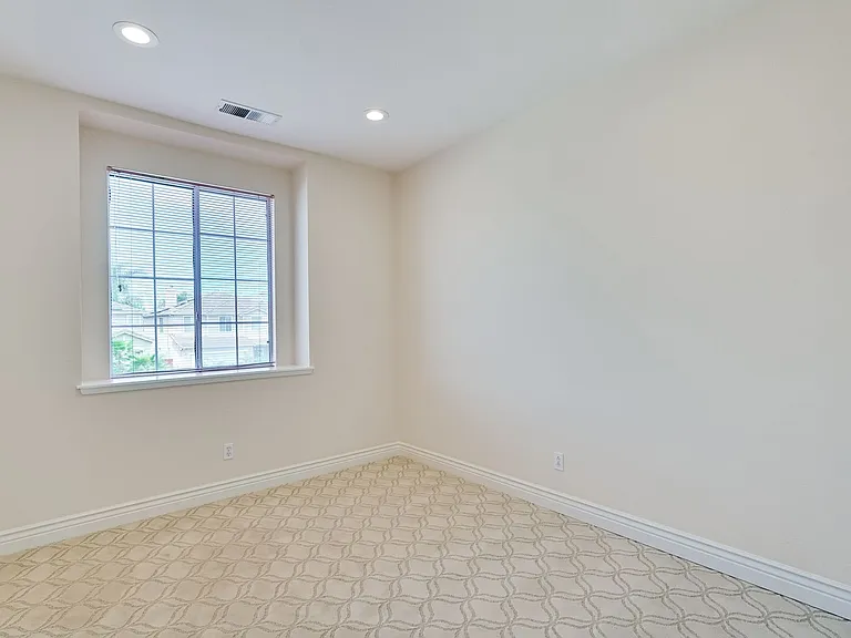 1907 Fumia Pl — Photo 38