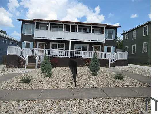 2 bed, 1025 sqft, $1,750 — Photo 2