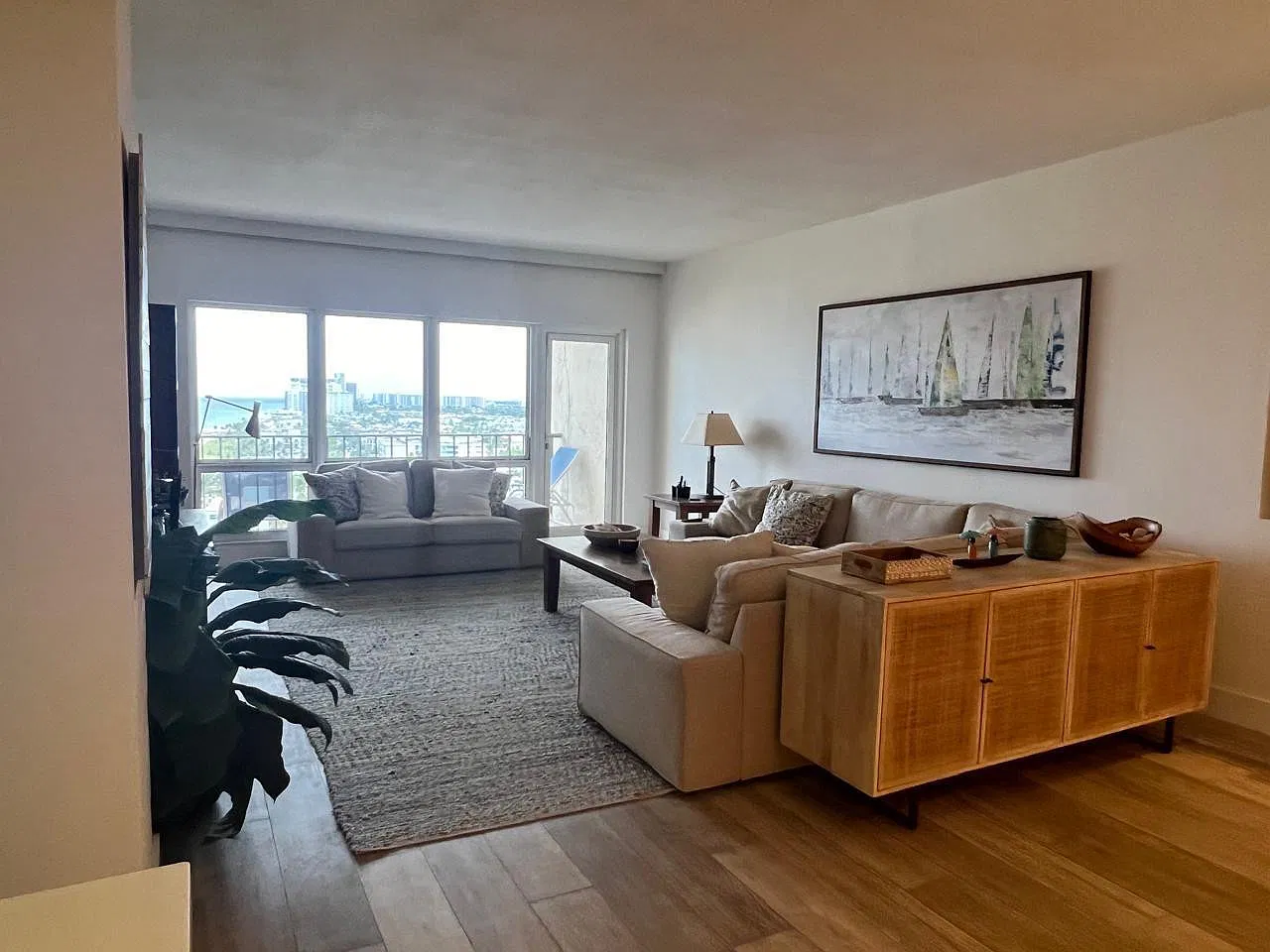 2 bed, 2.0 bath, 1400 sqft, $6,500 — Photo 3